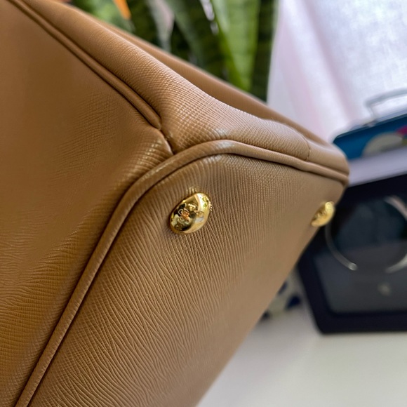 Prada Galleria Saffiano - Picture 4 of 4